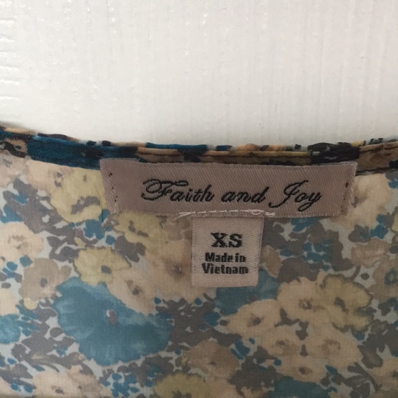 FAITH AND JOY Blue Floral Sleeveless Blouse XS - Picture 3 of 9